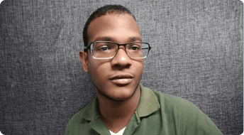 imagen de Alexander Cuesta estudiante graduado de Henry